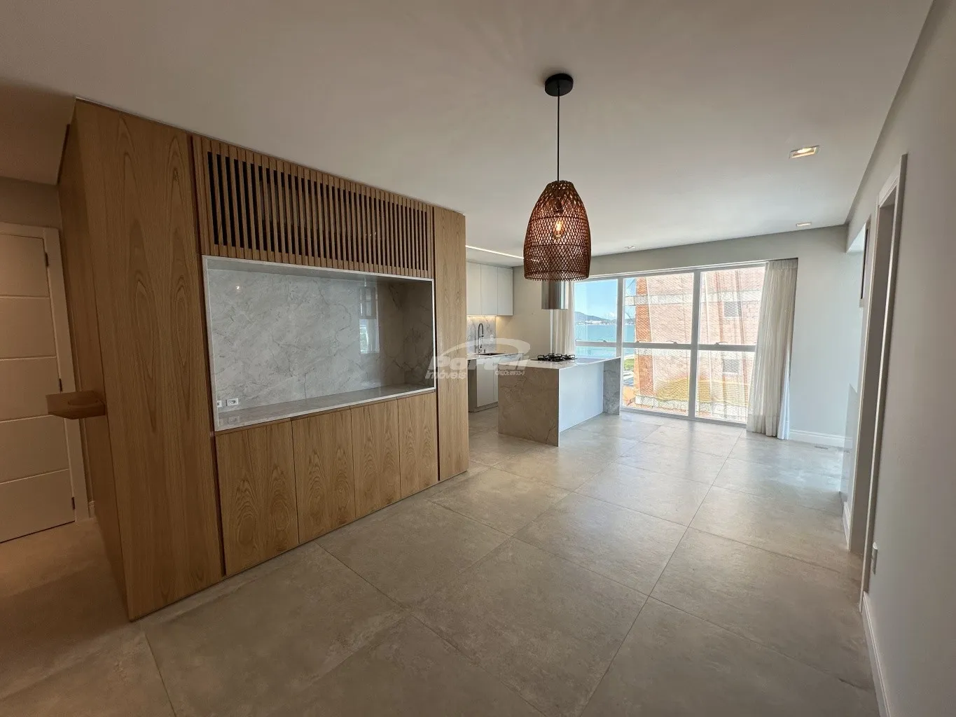 Apartamento de alto padrão semimobiliado e com vista permanente para o mar, 03 suítes, duas vagas e completa área de lazer. — foto 4
