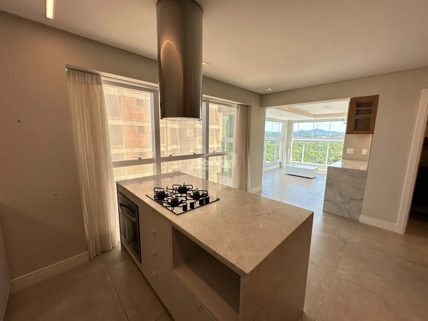 Apartamento de alto padrão semimobiliado e com vista permanente para o mar, 03 suítes, duas vagas e completa área de lazer. — foto 6