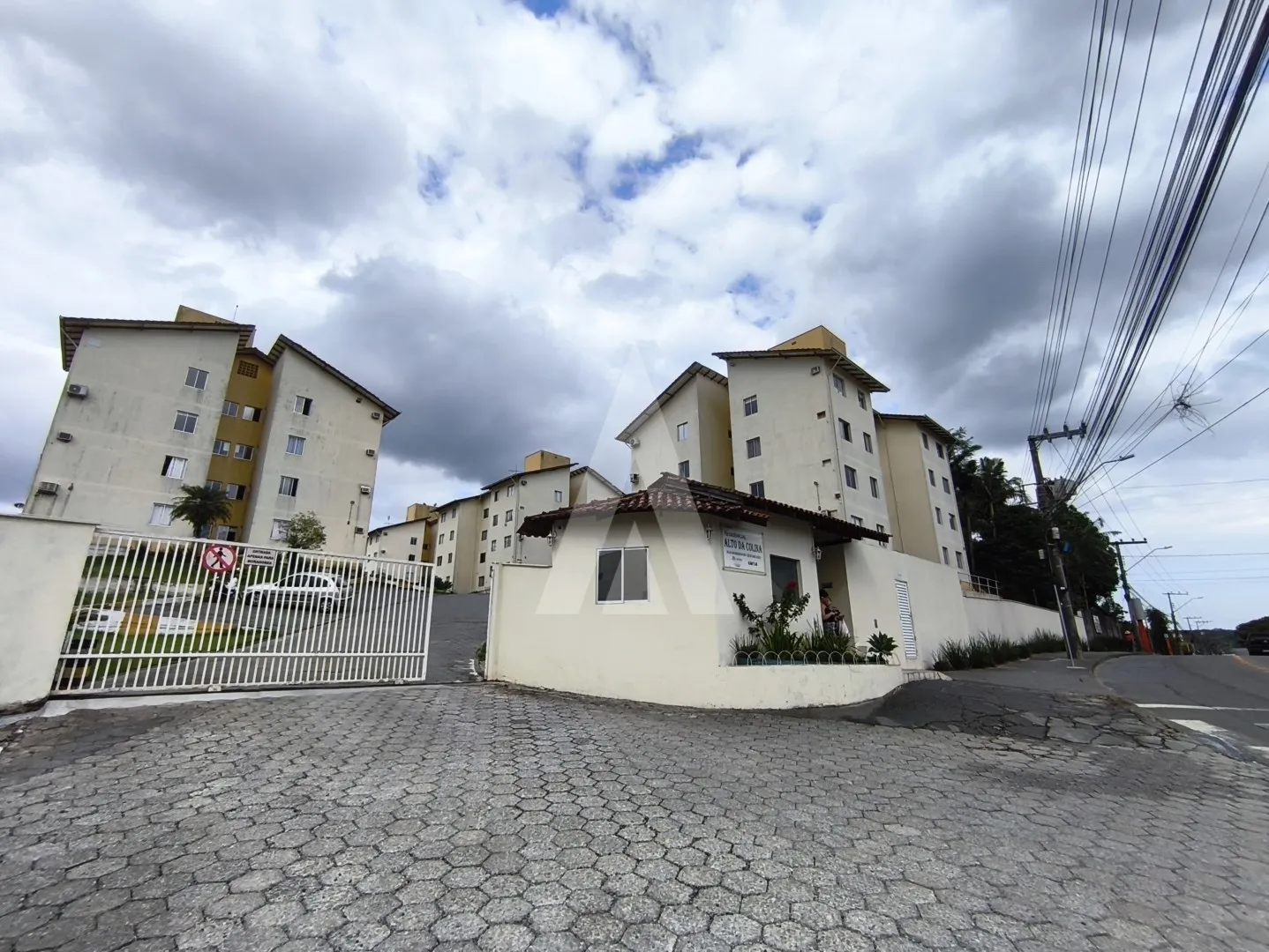 APARTAMENTO NO PARANAGUAMIRIN COM 03 QUARTOS - foto 1