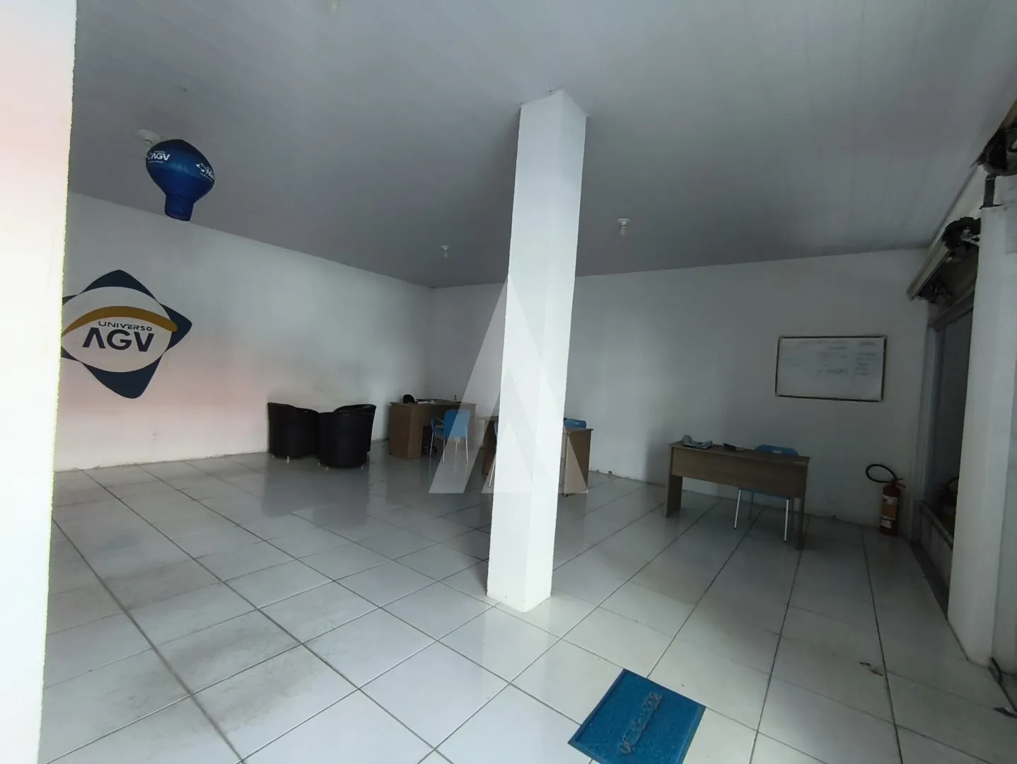 SALA COMERCIAL NA RUA DO PRINCIPE COM 100 M2 — foto 2