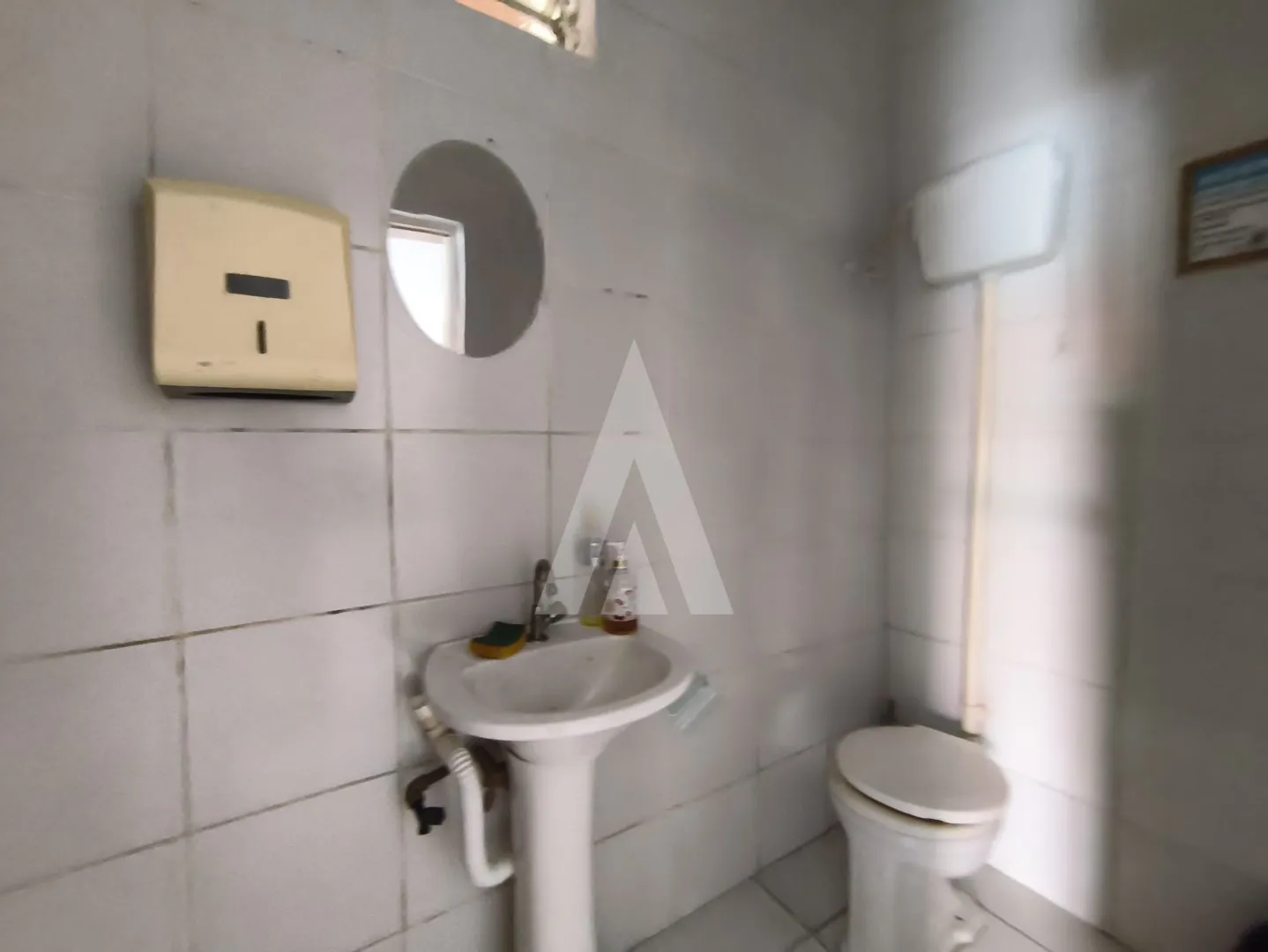 SALA COMERCIAL NA RUA DO PRINCIPE COM 100 M2 — foto 5