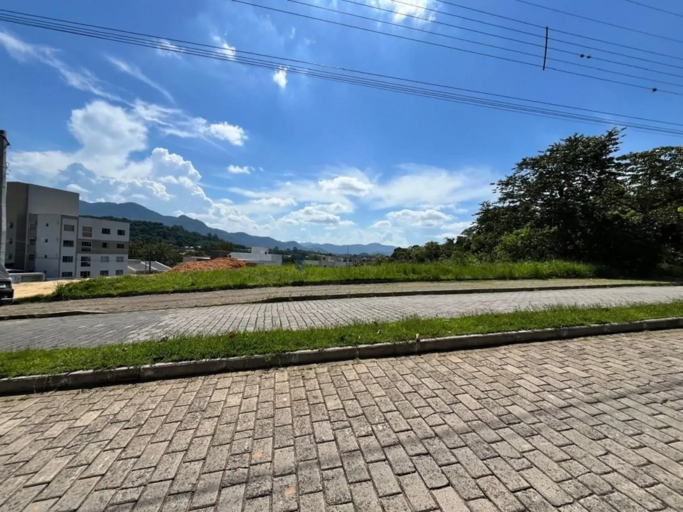 Terreno próximo ao centro com vista para o Parque - foto 1
