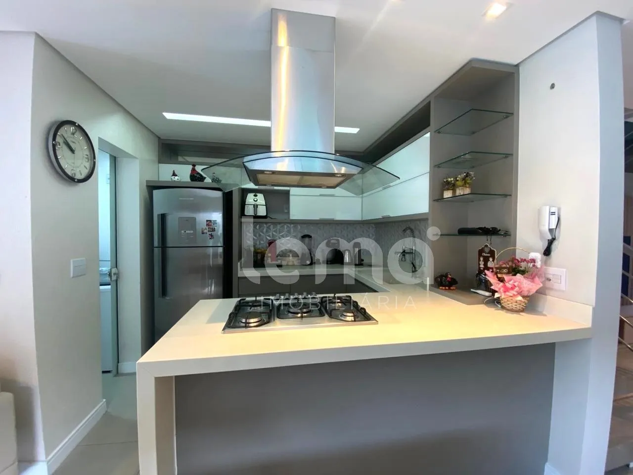 Casa mobiliada e equipada com jacuzzi e 3 dormitórios, bairro Velha em Blumenau. — foto 5