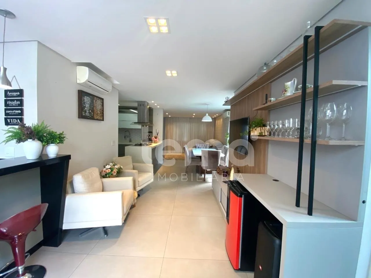 Casa mobiliada e equipada com jacuzzi e 3 dormitórios, bairro Velha em Blumenau. — foto 7