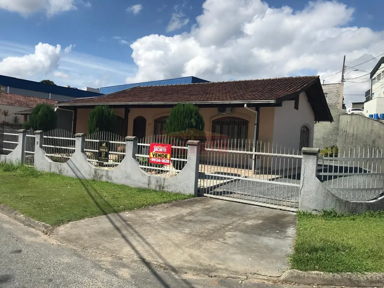 Casa com 3 quartos em terreno amplo, no bairro Fortaleza. - foto 1