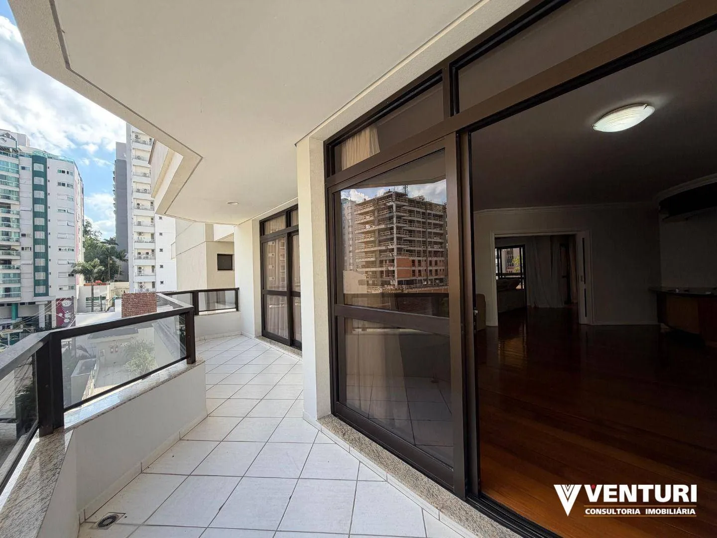 Apartamento com 4 suíte para alugar, 321 m por R$ 12.763/mês - Jardim Blumenau - Blumenau/SC — foto 7