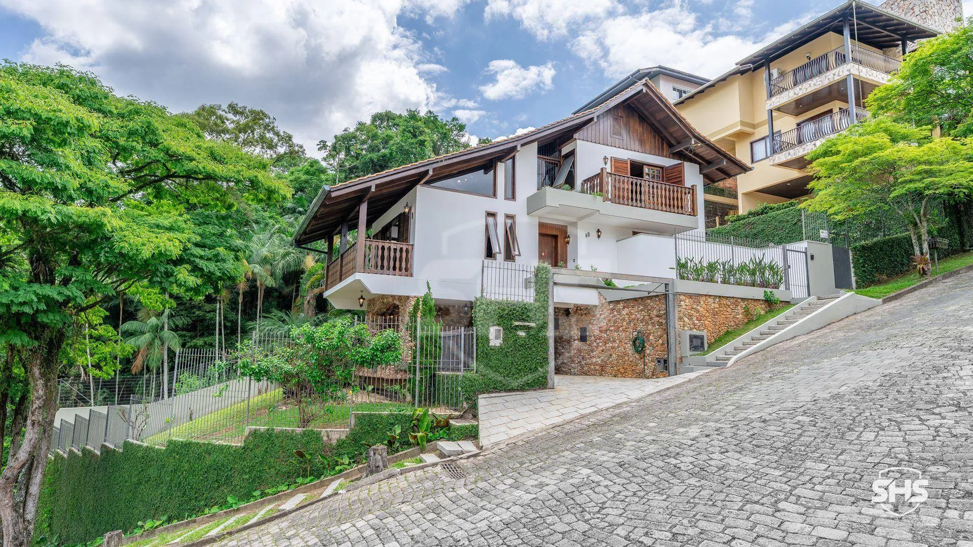 Casa com 3 dormitórios à venda, 312 m por R$ 2.400.000,00 - Velha - Blumenau/SC - foto 1