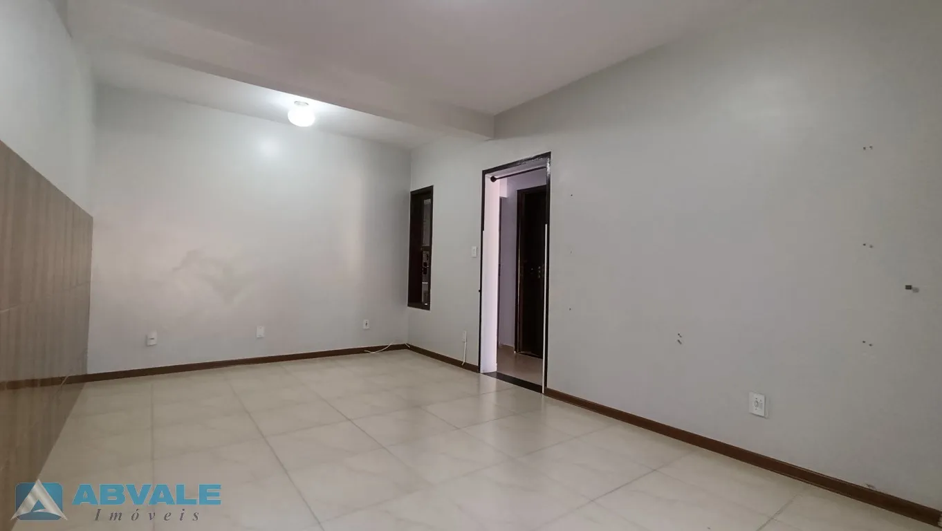 Casa sobrado geminado com 3 dormitórios sendo um deles suíte com sacada e vaga de garagem para 2 carros — foto 5