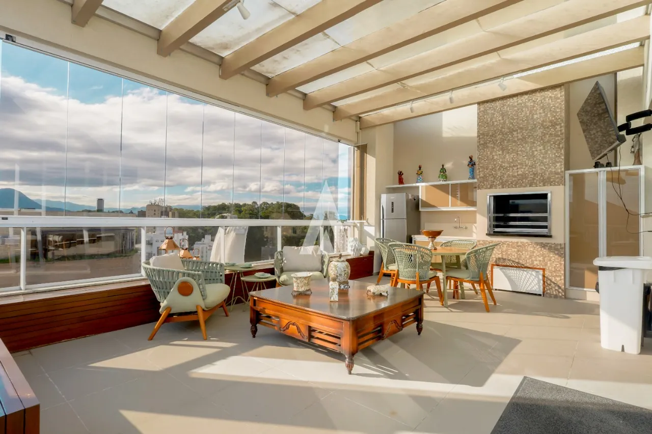 Cobertura plana com 3 suítes à venda no bairro Atiradores em Joinville-SC por R$3.190.000,00. - foto 1