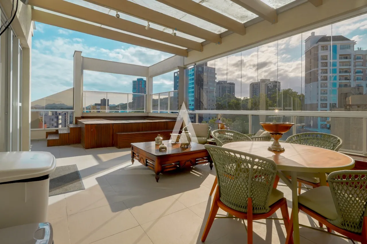 Cobertura plana com 3 suítes à venda no bairro Atiradores em Joinville-SC por R$3.190.000,00. — foto 2