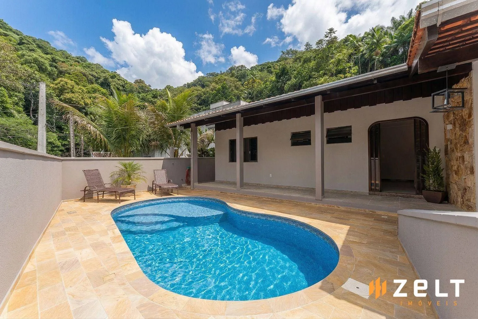 Casa com 3 dormitórios à venda, 275 m por R$ 990.000,00 - Velha - Blumenau/SC - foto 1