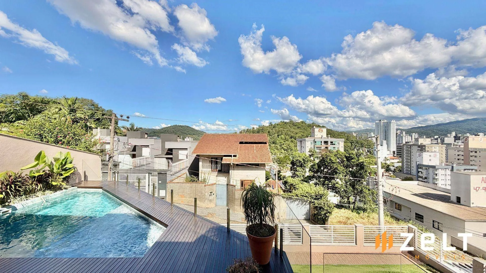 Casa com 3 dormitórios à venda, 257 m por R$ 2.500.000,00 - Vila Nova - Blumenau/SC - foto 1