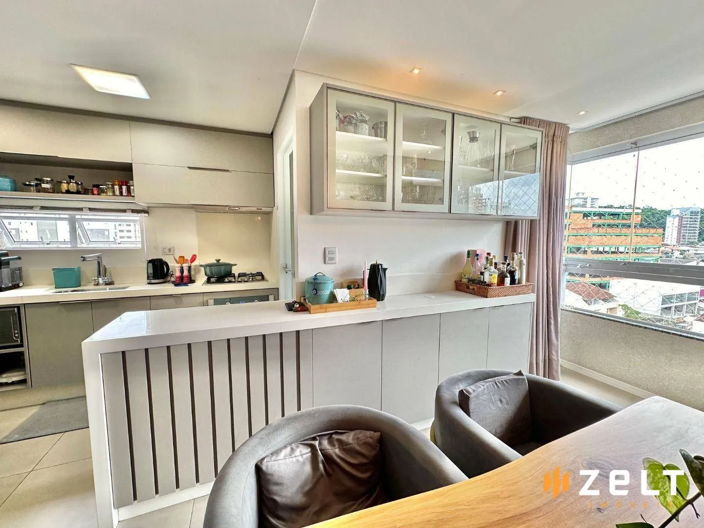 Apartamento com 3 dormitórios para alugar, 82 m por R$ 4.800,00/mês - Vila Nova - Blumenau/SC — foto 2