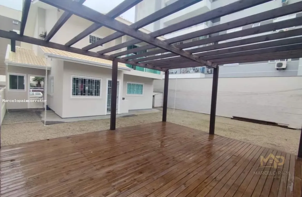 Casa Duplex para Venda em Palhoça, Pagani, 3 dormitórios, 1 suíte, 3 banheiros, 4 vagas — foto 2
