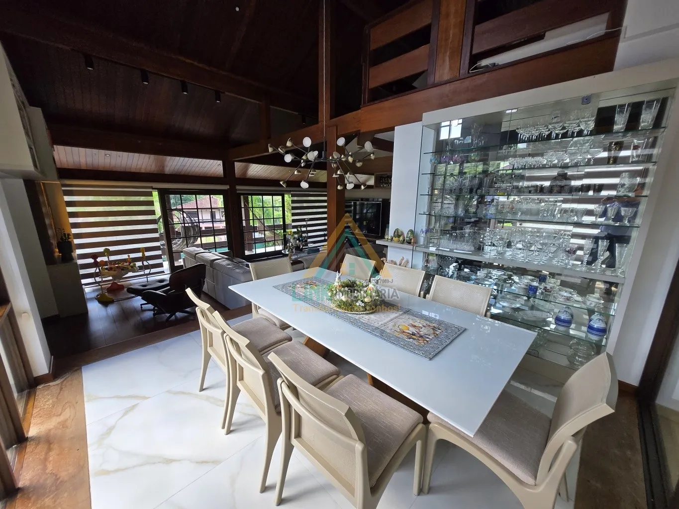 Casa Exclusiva de Alto Padrão no Centro de Pomerode com 700,00m de Área Construída. — foto 7