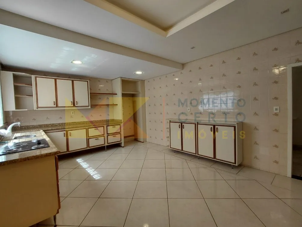 Casa Comercial em Localização Estratégica com Alto Fluxo e Estacionamento para 8 Carros — foto 7