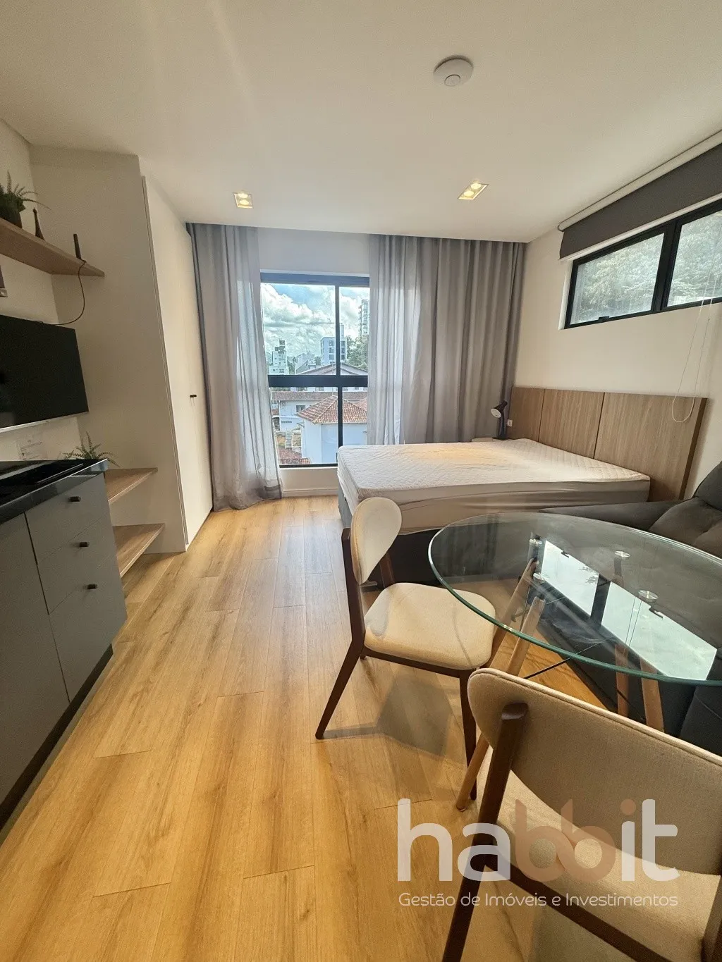 Loft mobiliado e decorado, pronto para você se mudar e aproveitar o melhor da região de Blumenau, no edifício mais moderno e conectado. - foto 1