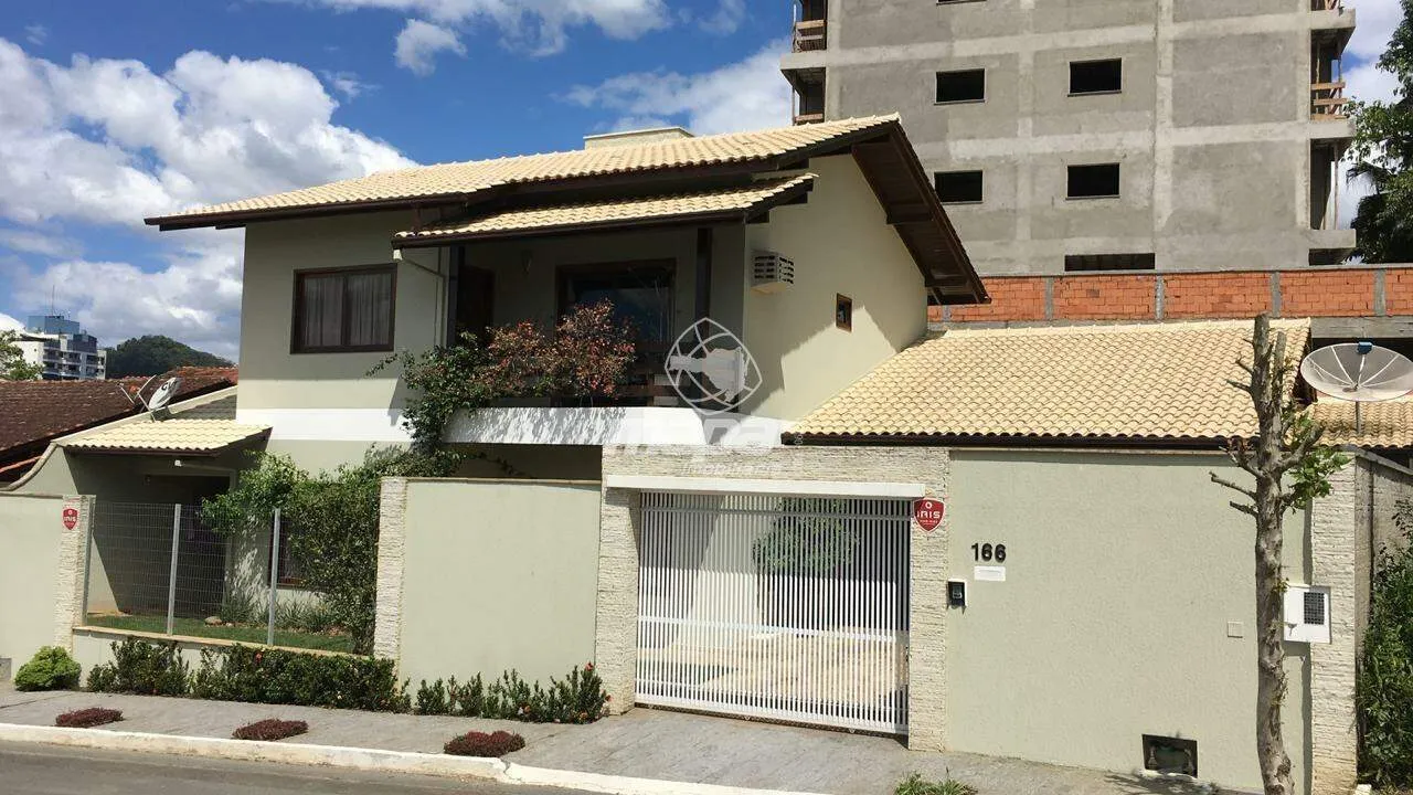 Casa à venda com 3 quartos e 1 suíte, 1 vaga, 245m² no Nações, Indaial - foto 1