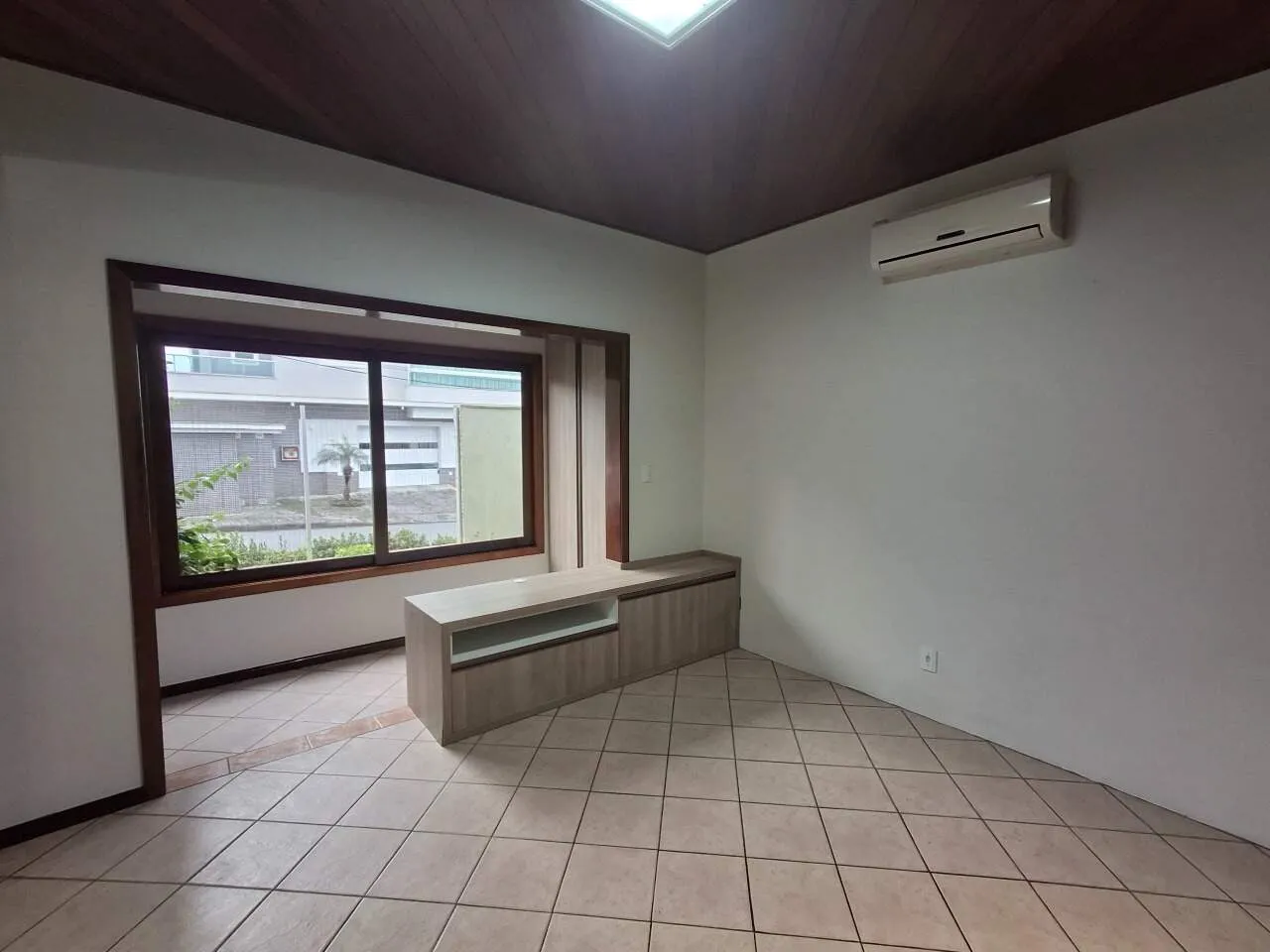 Casa localizada em rua tranquila com ótimo padrão — foto 7