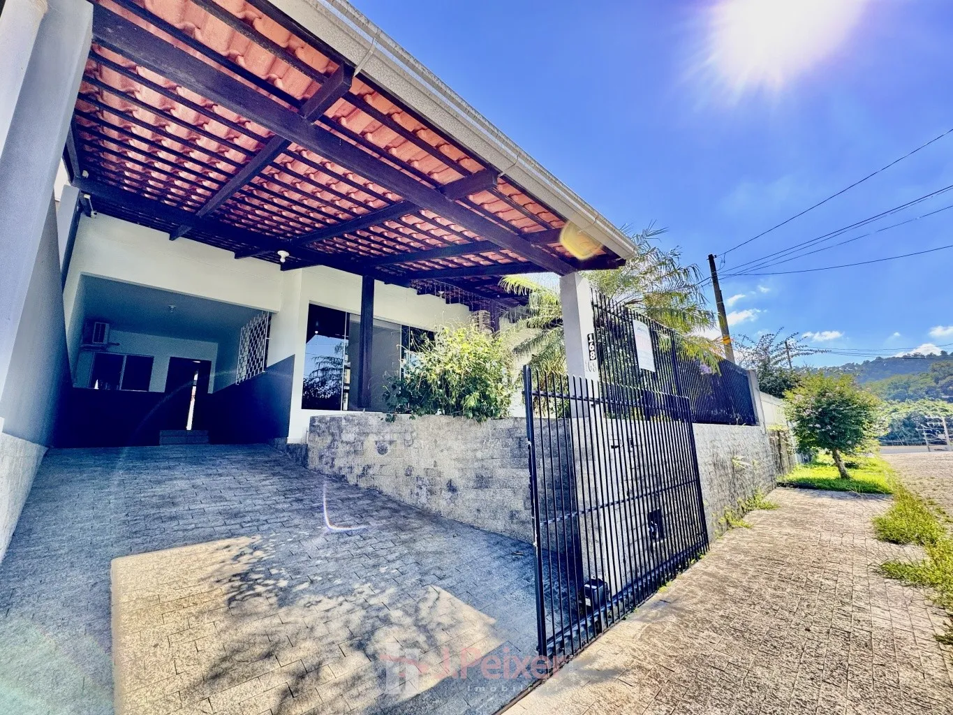 Casa 4 quartos, piscina, com edícula e área privativa de 153m no Bairro Água Verde em Blumenau-SC - foto 1