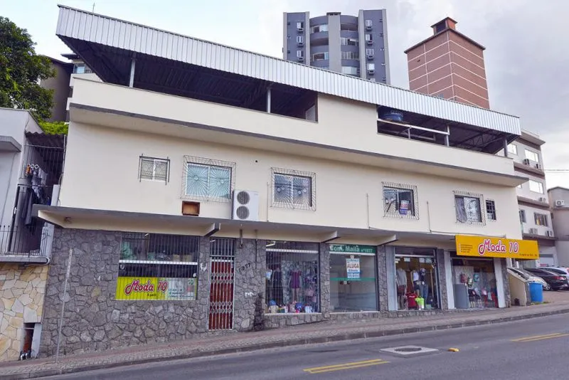 LOJA TÉRREA COM 45,00 M BAIRRO ÁGUA VERDE - DEFRONTE A COOPER - foto 1