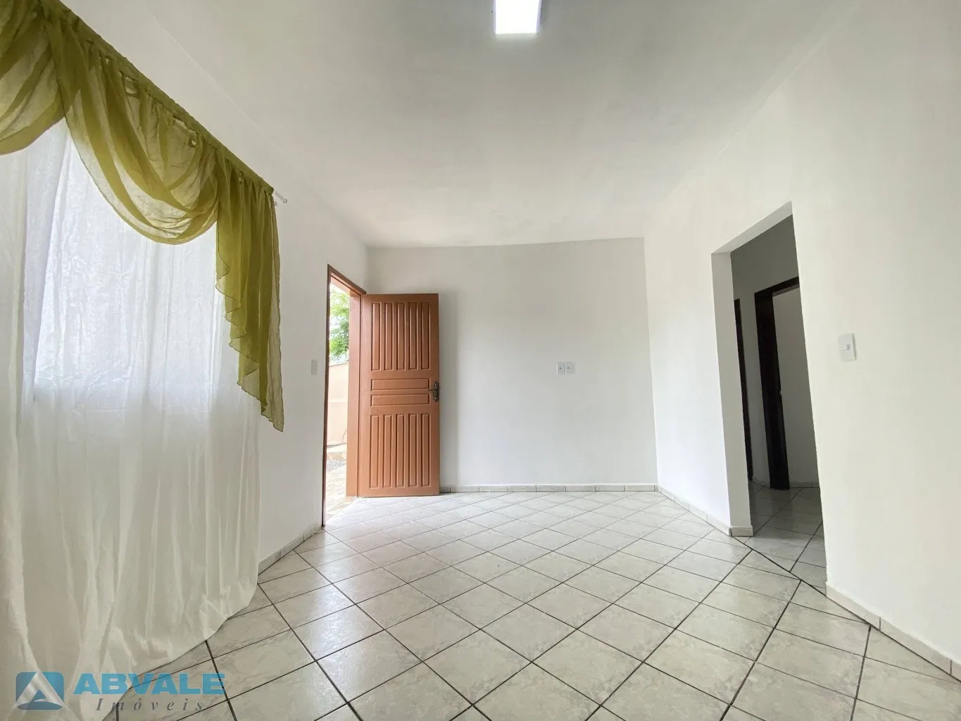 Casa sozinha no terreno para alugar no bairro Tribess em Blumenau, com 3 dormitórios, quintal e churrasqueira, recém reformada, em região residencial tranquila — foto 4