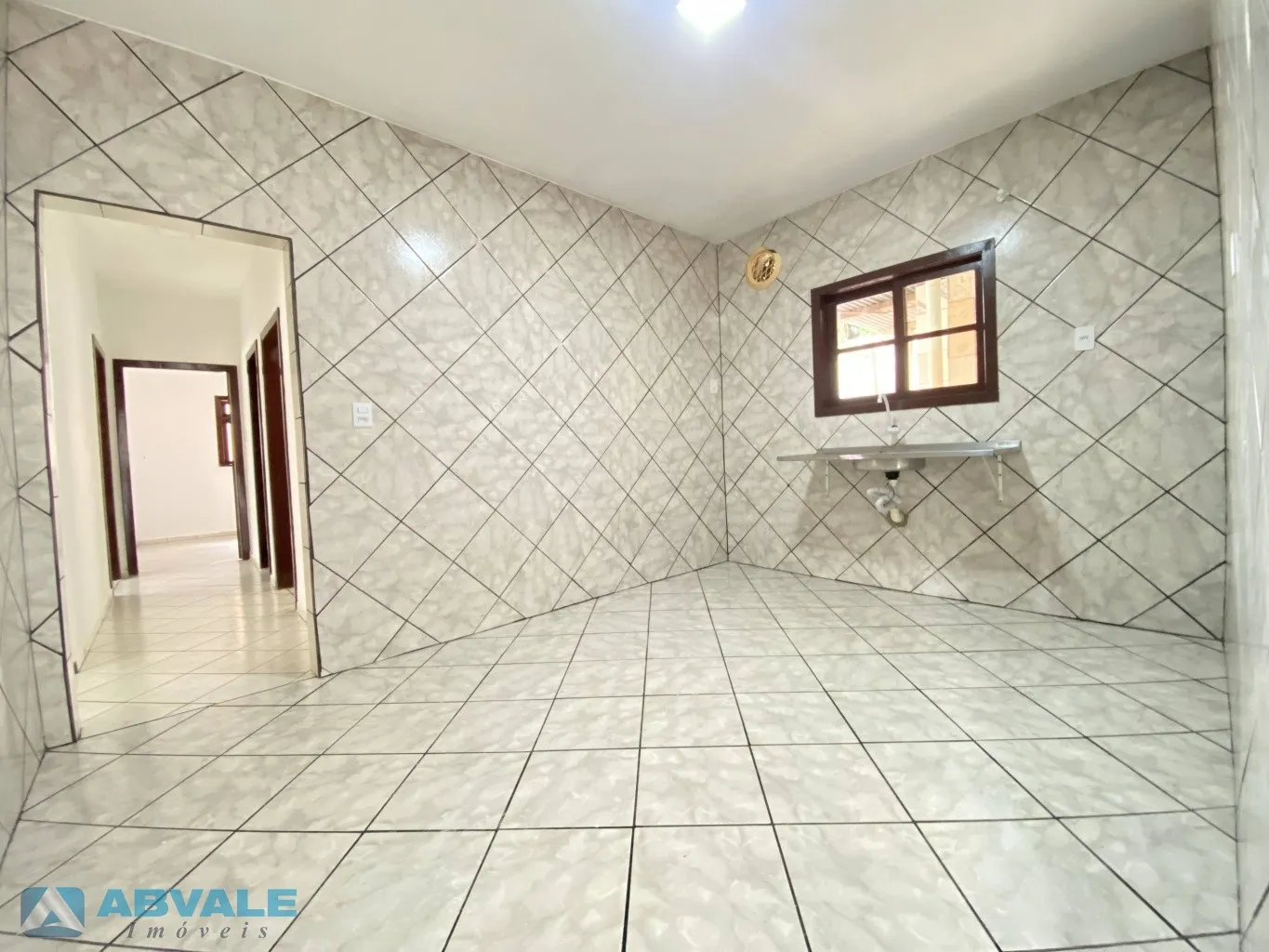 Casa sozinha no terreno para alugar no bairro Tribess em Blumenau, com 3 dormitórios, quintal e churrasqueira, recém reformada, em região residencial tranquila — foto 6