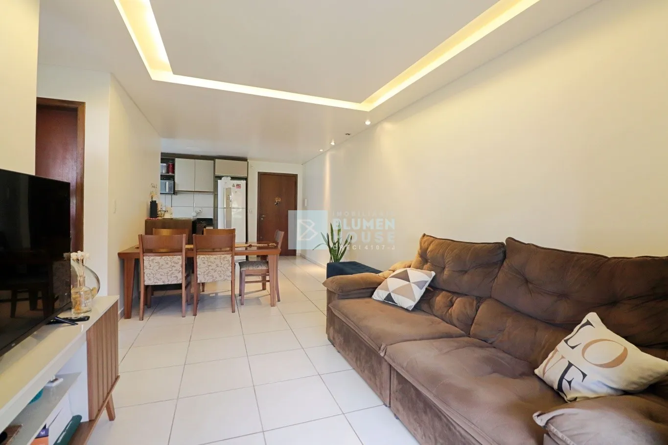 Apartamento semi mobiliado no bairro Badenfurt! - foto 1