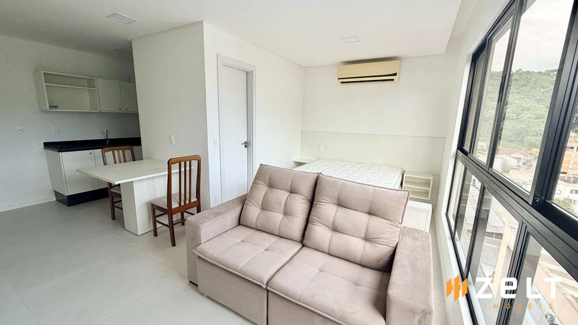 Apartamento com 1 dormitório para alugar, 30 m por R$ 2.138,00/mês - Garcia - Blumenau/SC - foto 1