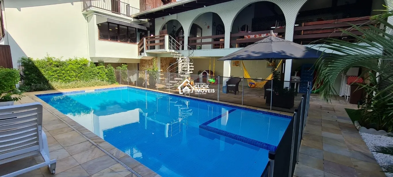 Casa com 5 dormitórios à venda no bairro Água Verde em Blumenau/SC - foto 1