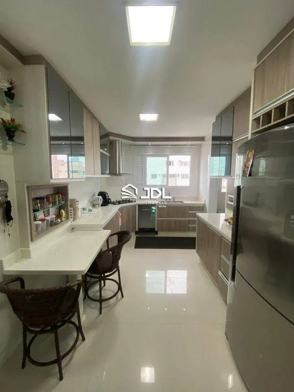 Apartamento à venda no bairro Meia Praia — foto 7