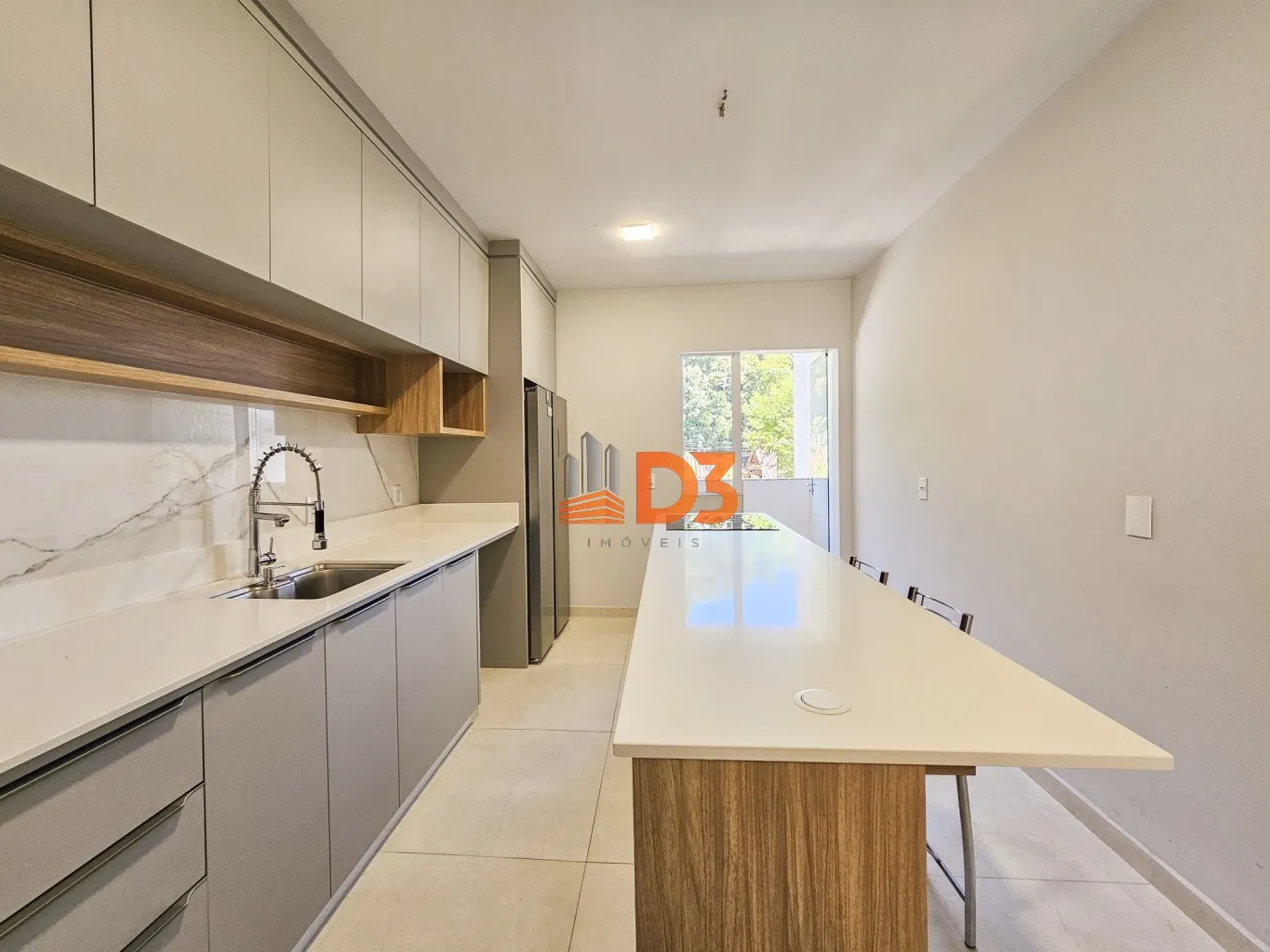 Lindo triplex mobiliado no bairro Itoupava Central! — foto 3