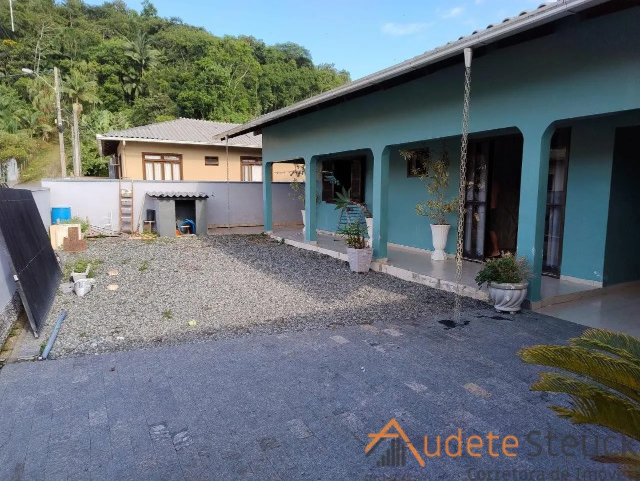 Casa com Piscina e Área de Festas no Bairro Itoupava Central - foto 1