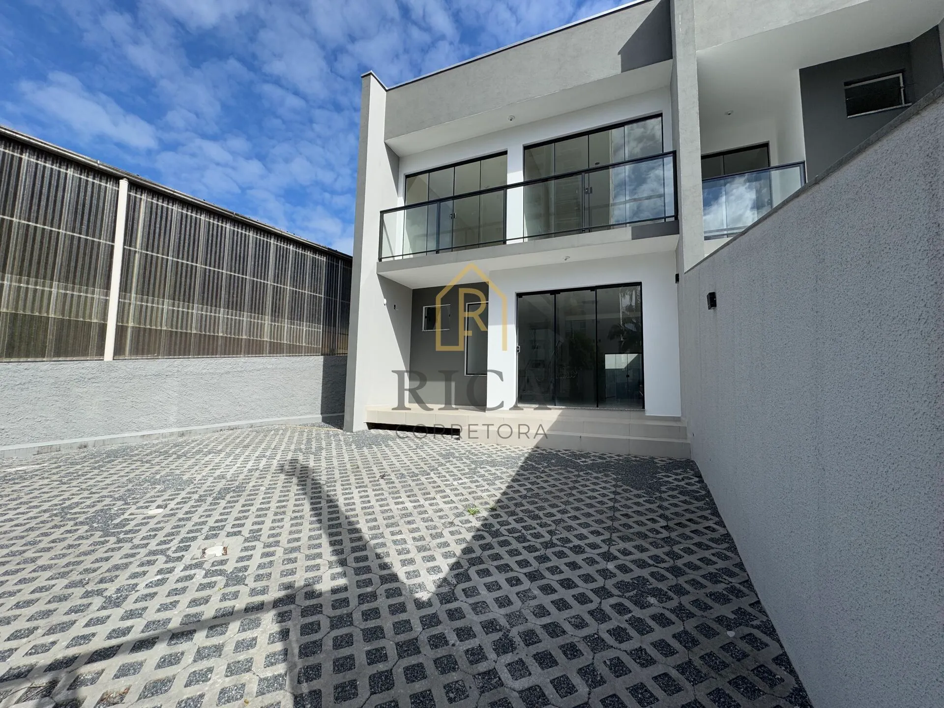 Sobrado à Venda Pronto no Bairro Escola Agrícola — foto 2