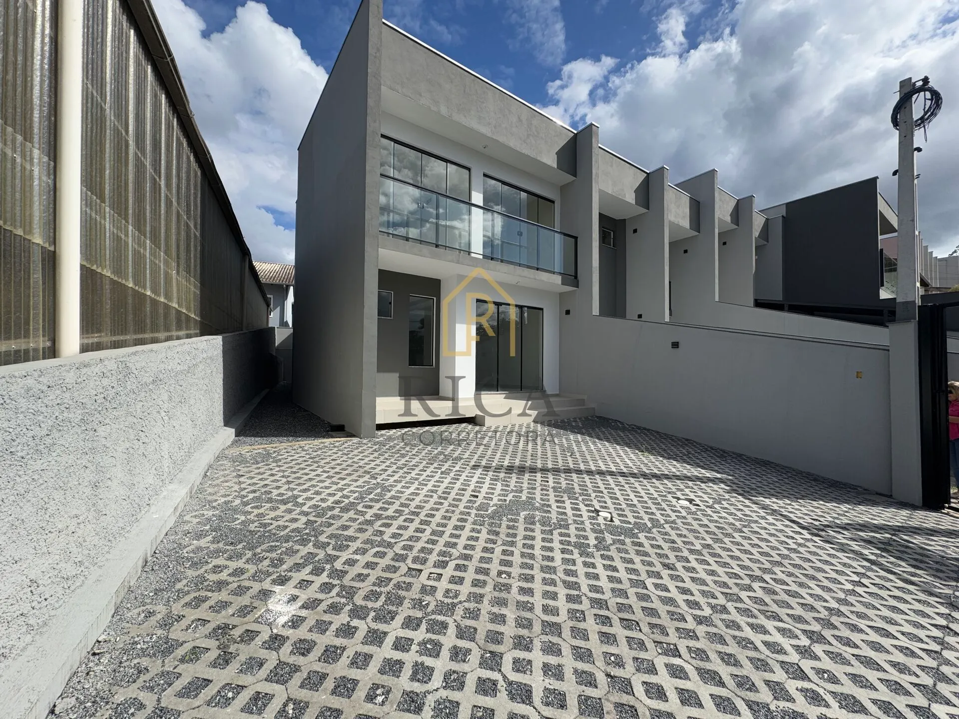 Sobrado à Venda Pronto no Bairro Escola Agrícola — foto 3