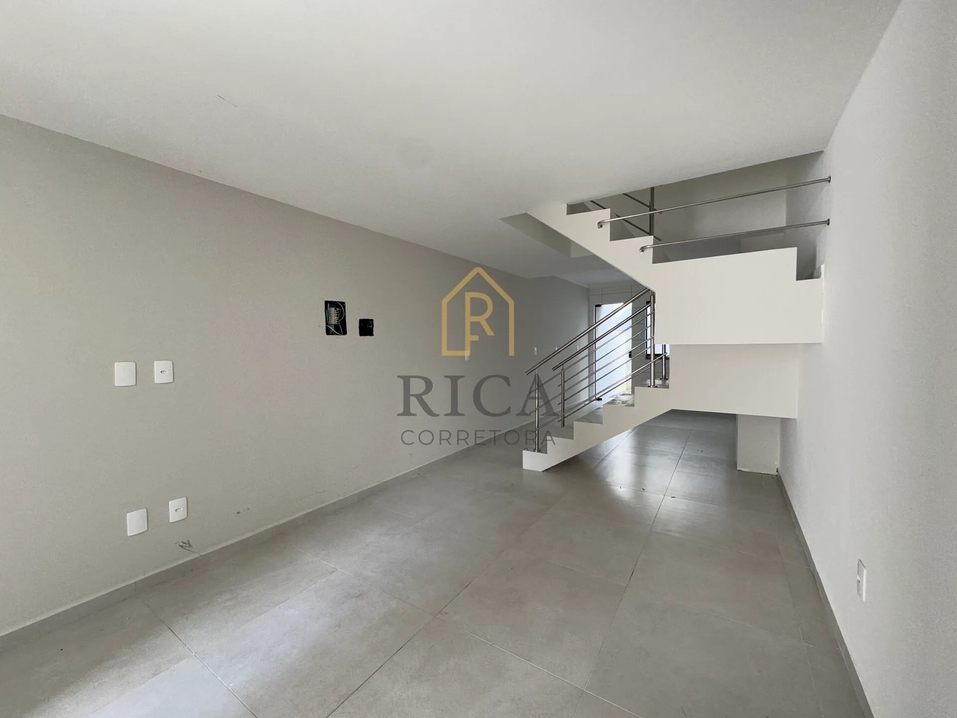 Sobrado Novo no Bairro Escola Agrícola — foto 2