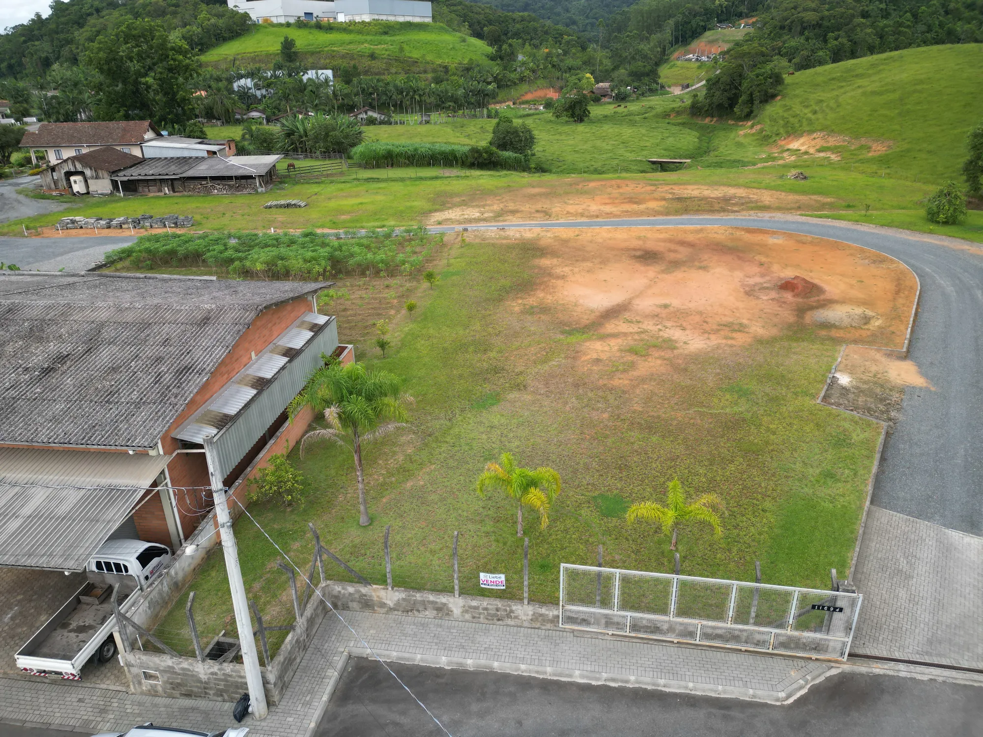 Amplo terreno com potencial Industrial próximo da Rodovia - foto 1