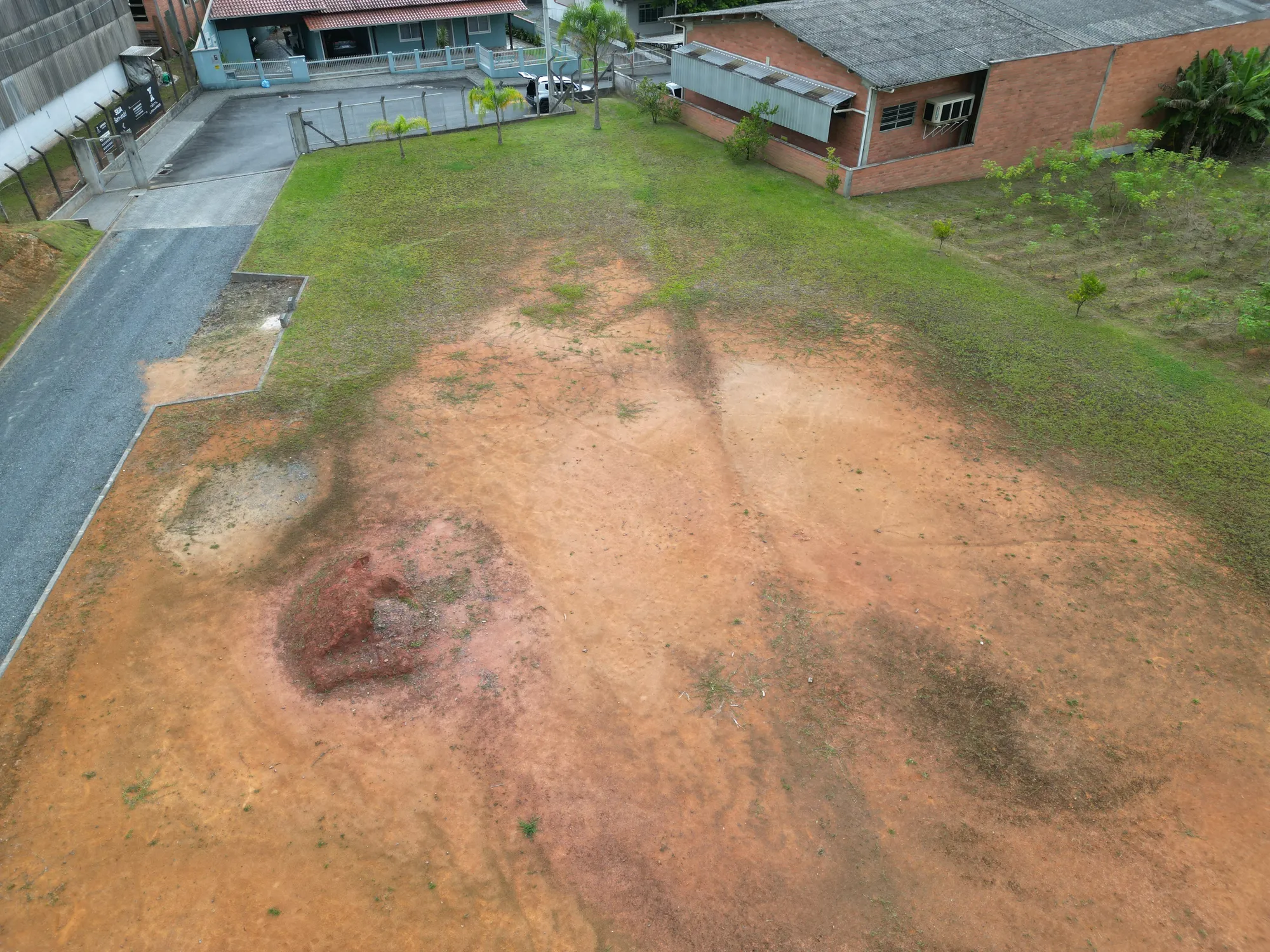 Amplo terreno com potencial Industrial próximo da Rodovia — foto 2