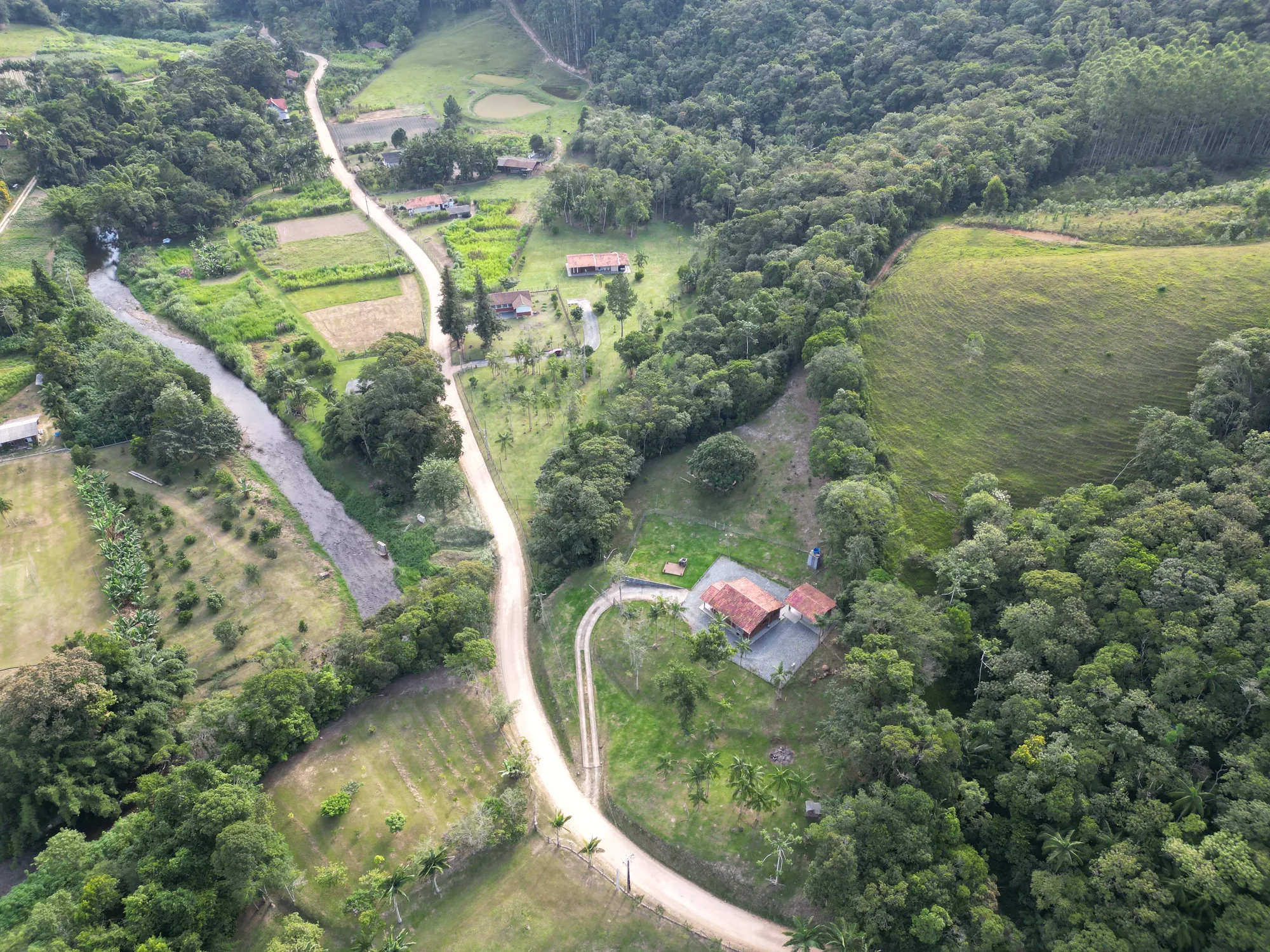 Sítio amplo e completo com 2 casas no Encano em Indaial — foto 5