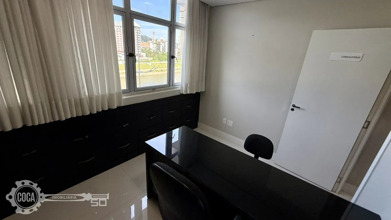 Oportunidade de investimento com alta rentabilidade no Centro de Blumenau/SC | 2 Salas comerciais com 2 vagas de garagem privadas — foto 3