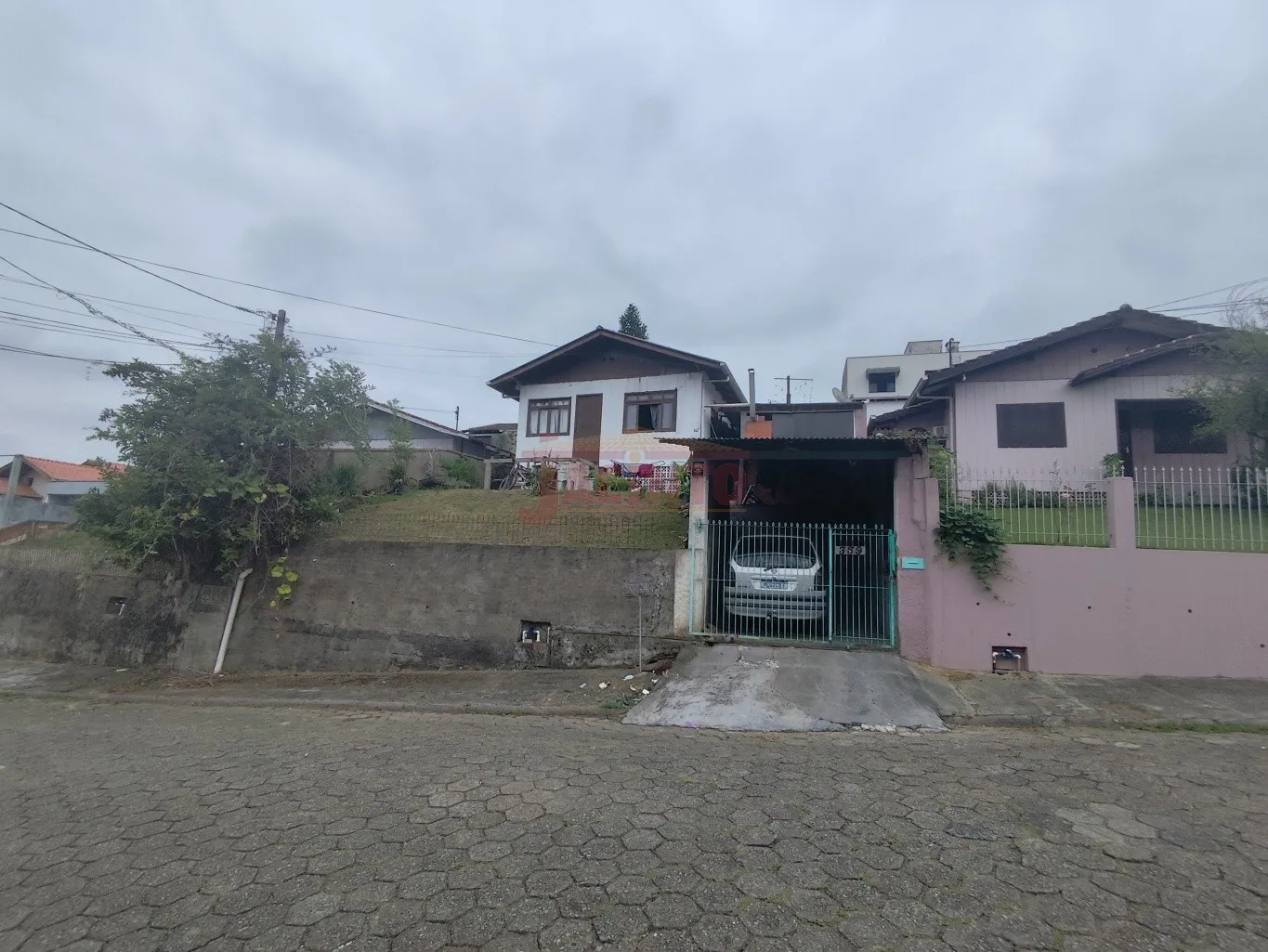 Casa mista no bairro Fortaleza, próximo ao mercado TOP. - foto 1