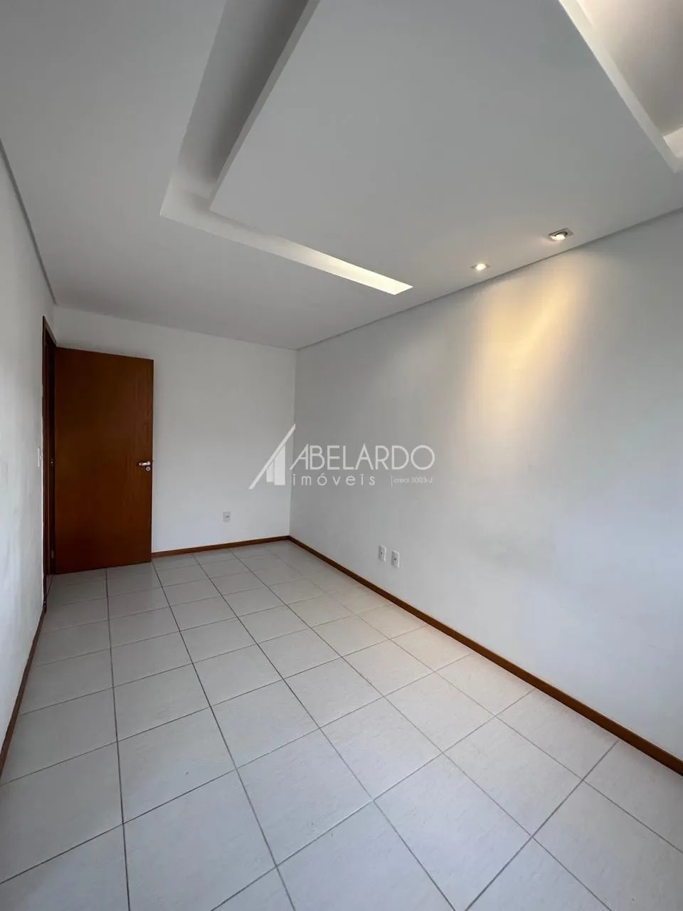 APARTAMENTO SEMIMOBILIADO COM DOIS DORMITÓRIOS, SENDO UMA SUÍTE - NO BAIRRO FORTALEZA — foto 2