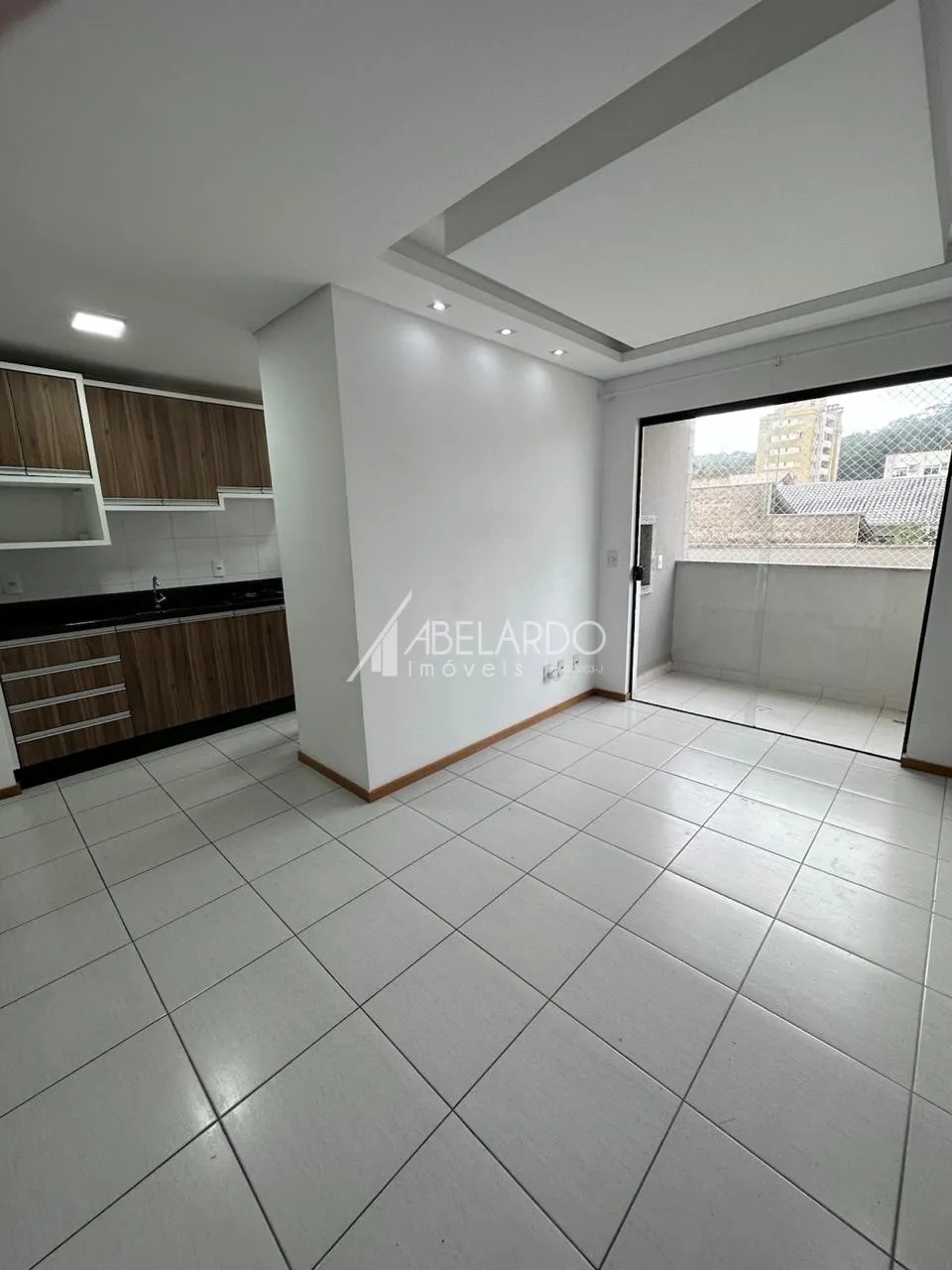 APARTAMENTO SEMIMOBILIADO COM DOIS DORMITÓRIOS, SENDO UMA SUÍTE - NO BAIRRO FORTALEZA — foto 3