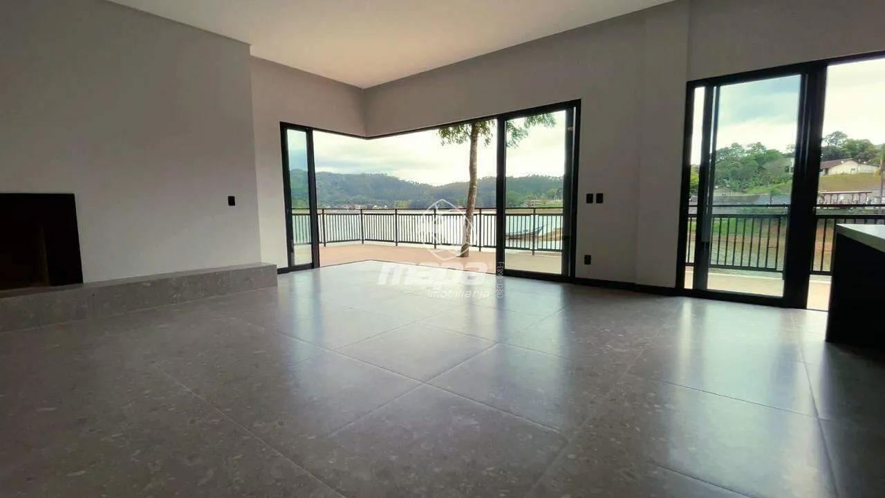 Frente para a barragem — foto 2