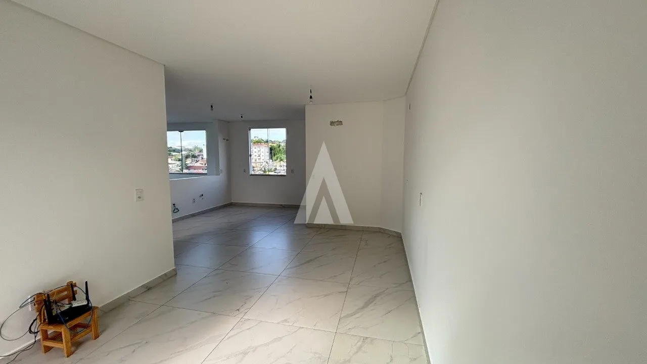 Casa com 1 suíte e 2 quarto(s) à venda no bairro Santa Catarina em Joinville-SC por R$790.000,00. — foto 3