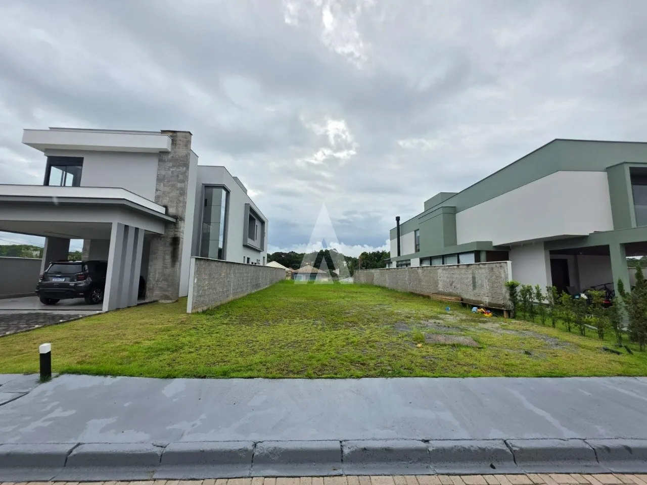 Terreno em condomínio fechado à venda no bairro Glória em Joinville-SC por R$899.000,00. - foto 1