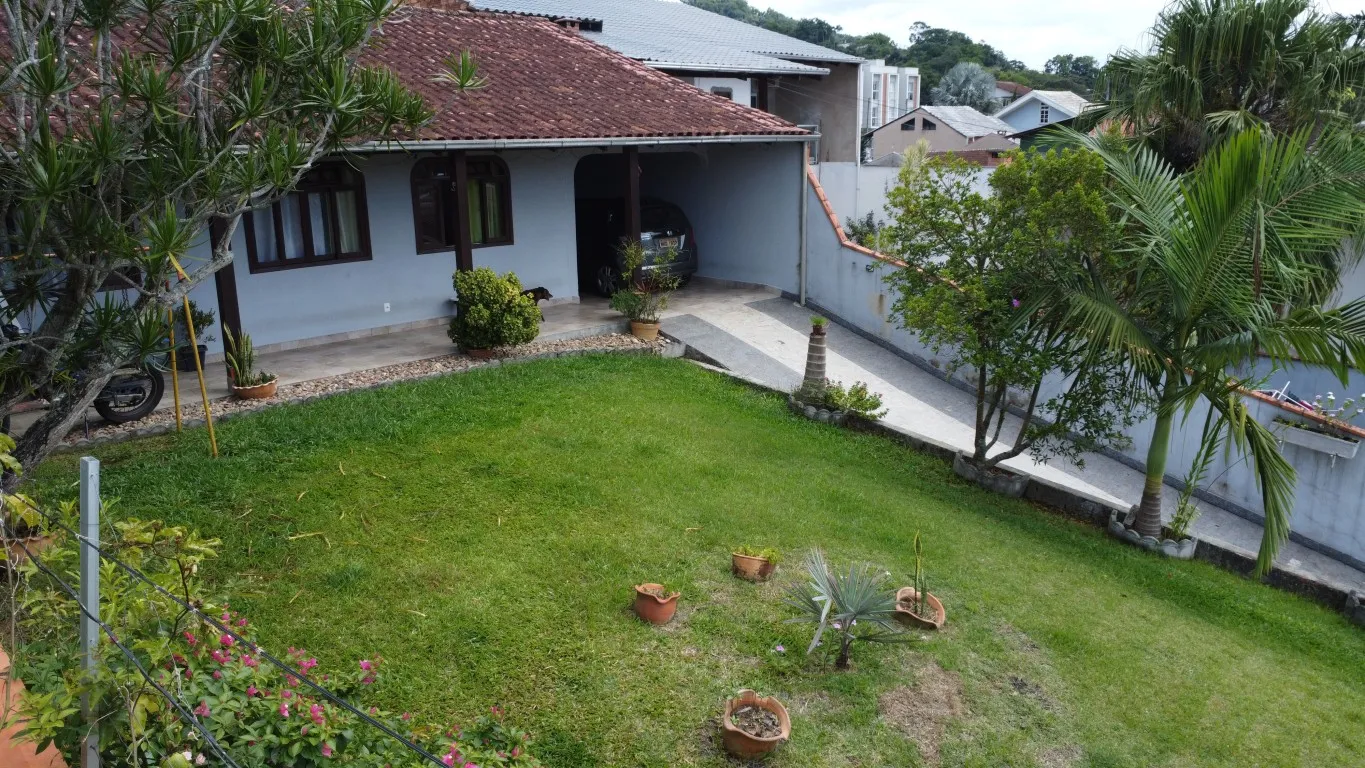 Casa Averbada à Venda - Bairro Velha Central - Blumenau/SC — foto 2