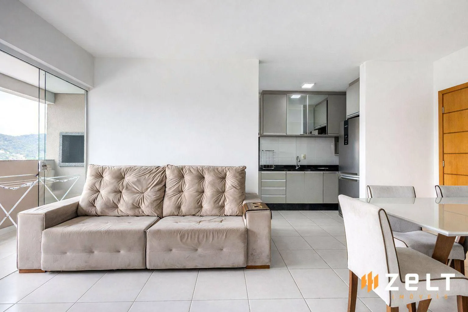 Apartamento com 2 dormitórios para alugar, 75 m por R$ 3.349,59/mês - Velha - Blumenau/SC - foto 1
