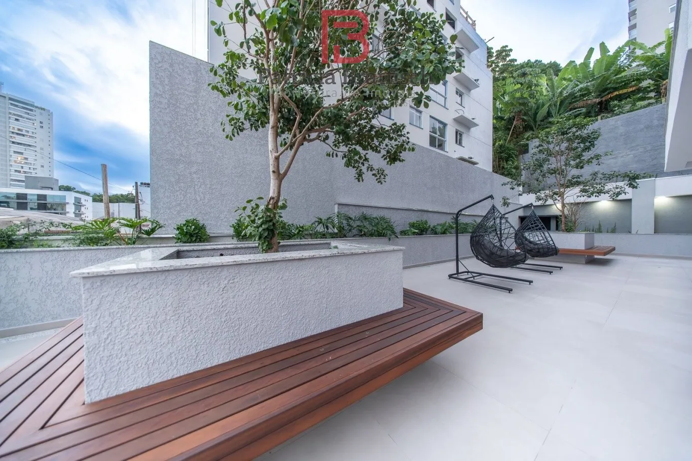 Apartamento de alto padrão com 03 suítes e duas vagas de garagem no Bairro Vila Nova. — foto 3