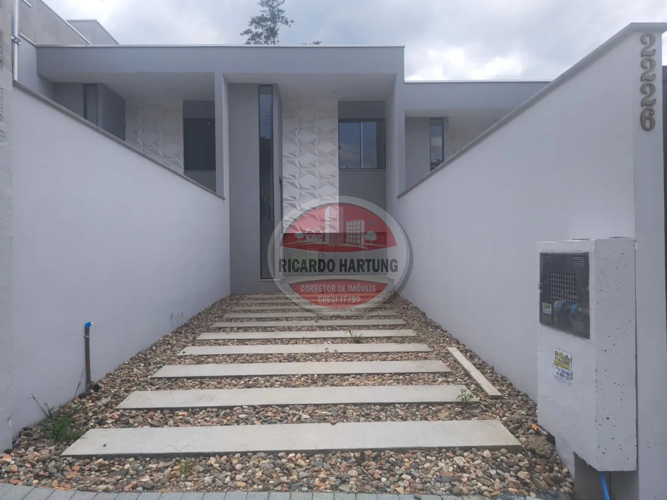 Sobrado Novo, localizado no bairro Passo Manso - foto 1